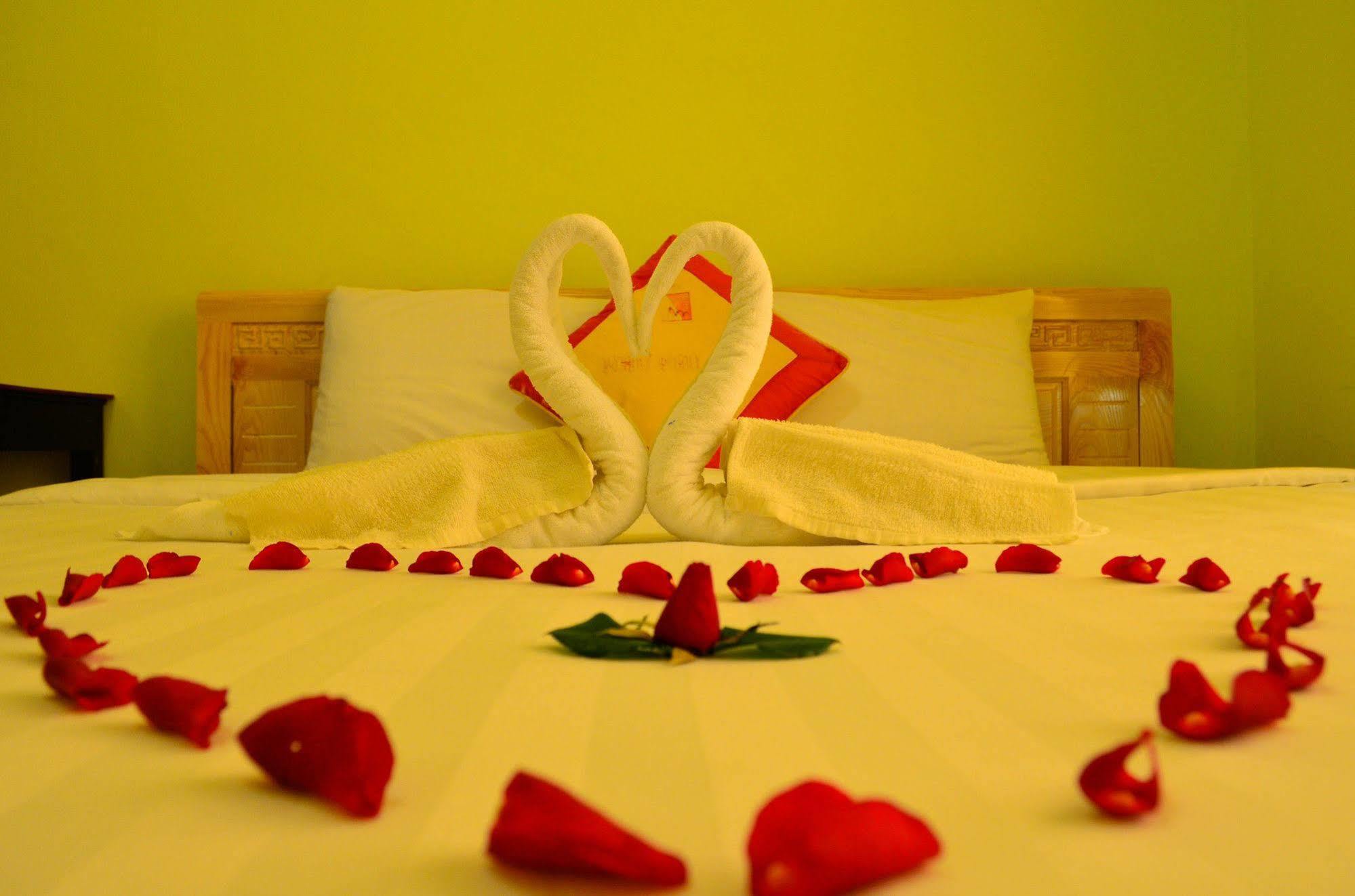 Nhu Phu Hotel Hue Bagian luar foto